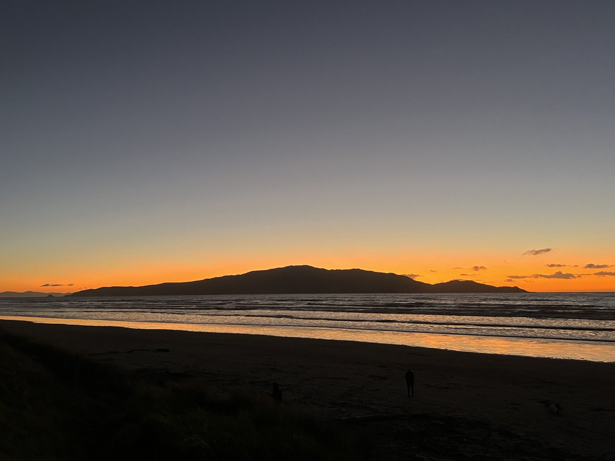 Love the sky colour and the stars!!!  👍🏼.  I took a similar pic last Friday evening (535pm).    Next time I will need to try wait for a bit to try get the stars too!